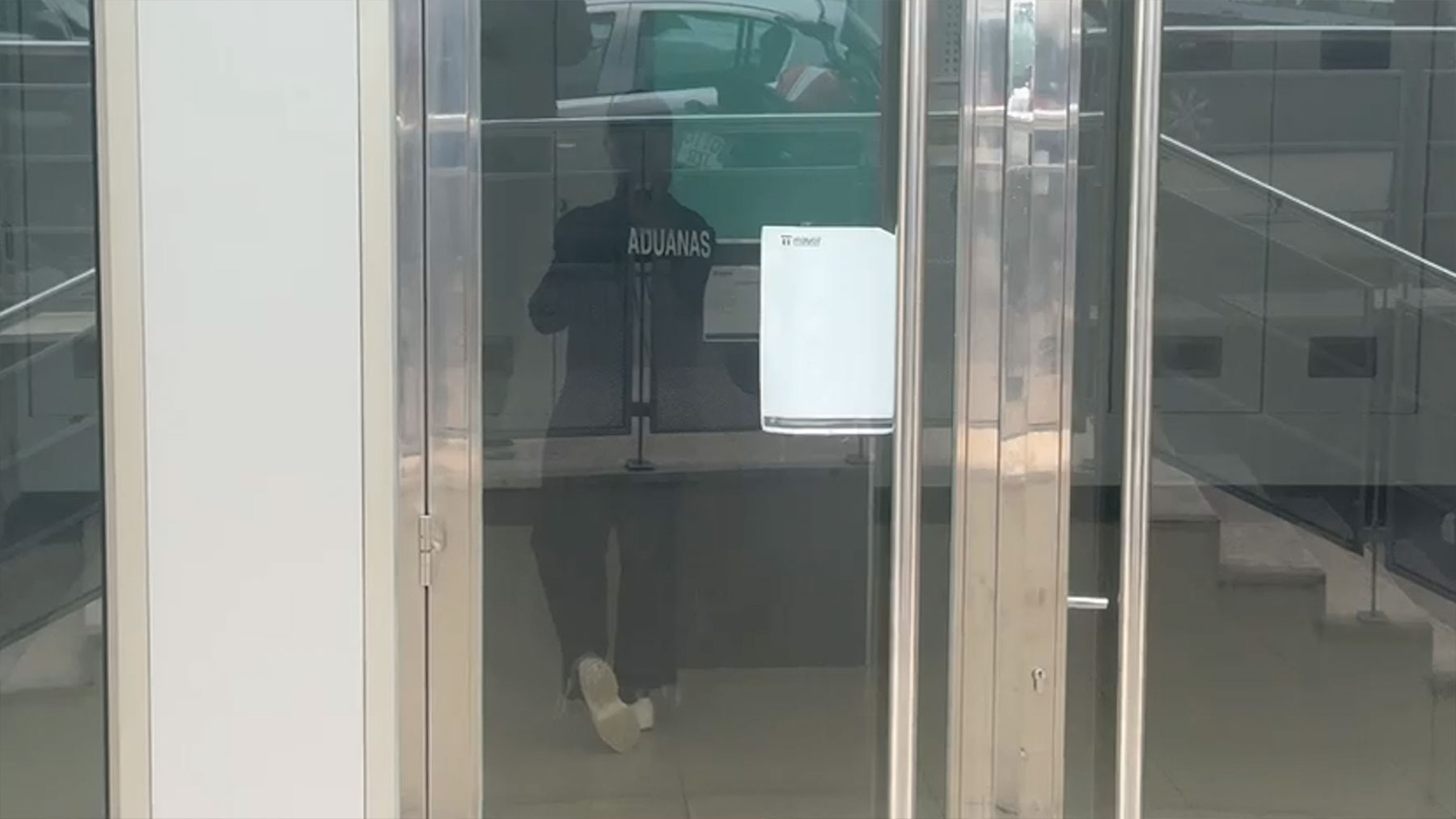 Agentes de Vigilancia Aduanera registran oficinas de una empresa puntera en el sector turístico en Palma