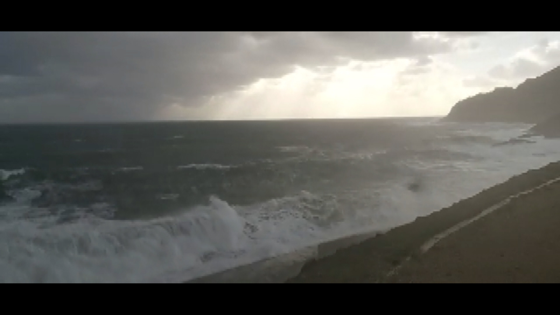 Este lunes continúa la alerta amarilla por viento y lluvia