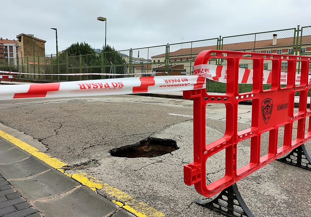 Burgos actúa de urgencia tras la aparición de un socavón en San Martín de la Bodega