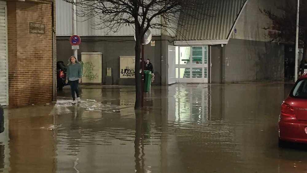 Los bomberos actúan en Juan de Toledo por inundaciones