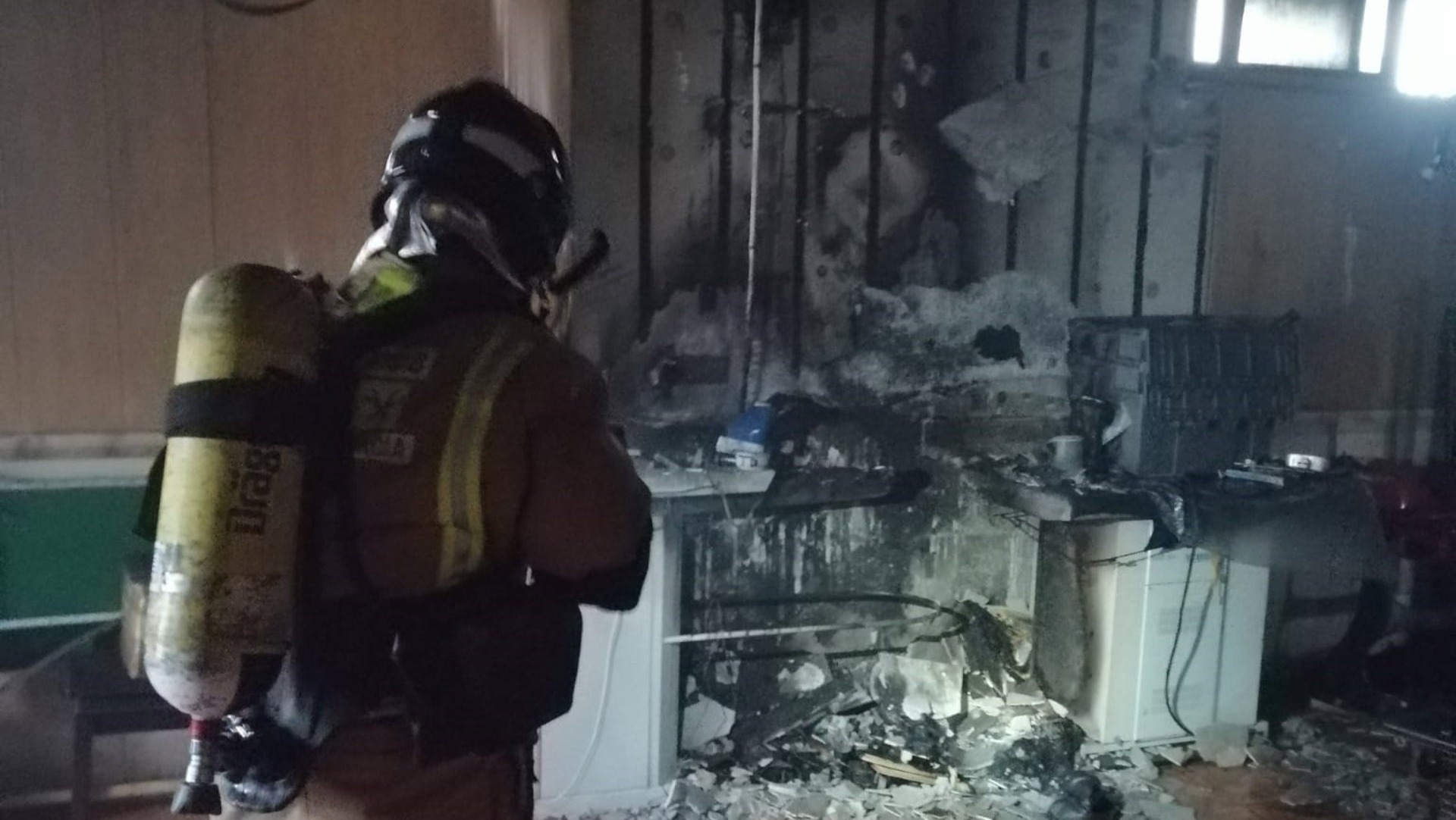 Bomberos sofocan incendio en el sótano de una vivienda en Molina de Segura