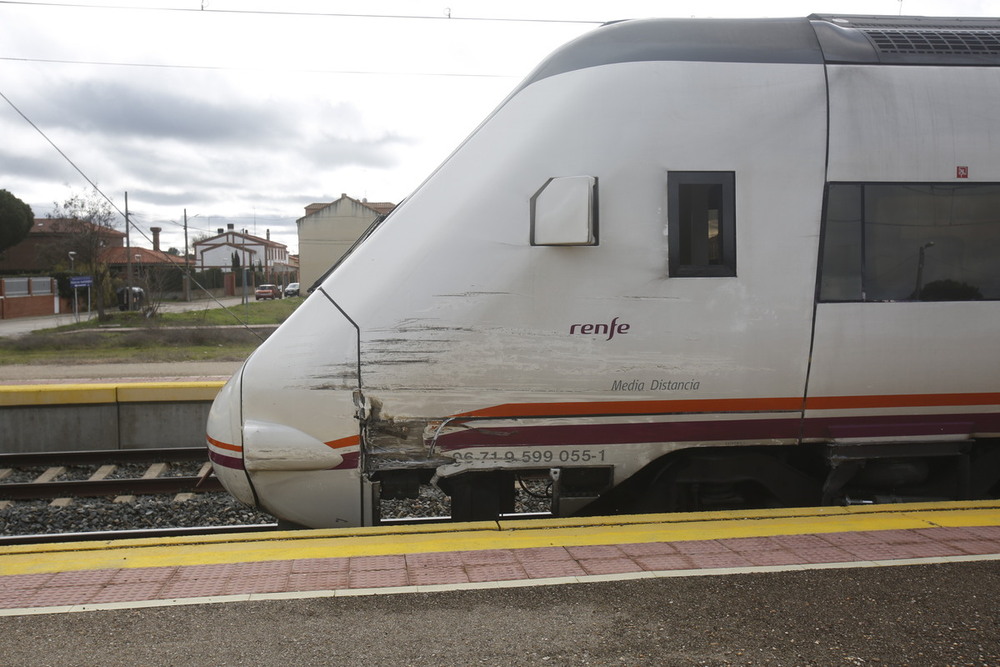 El choque entre un tren y un camión se salda con un herido