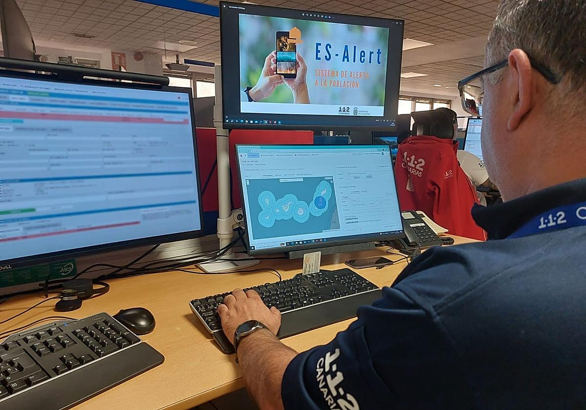 Tres heridos, uno moderado, tras una colisión entre tres vehículos en la TF-1, en San Miguel de Abona
