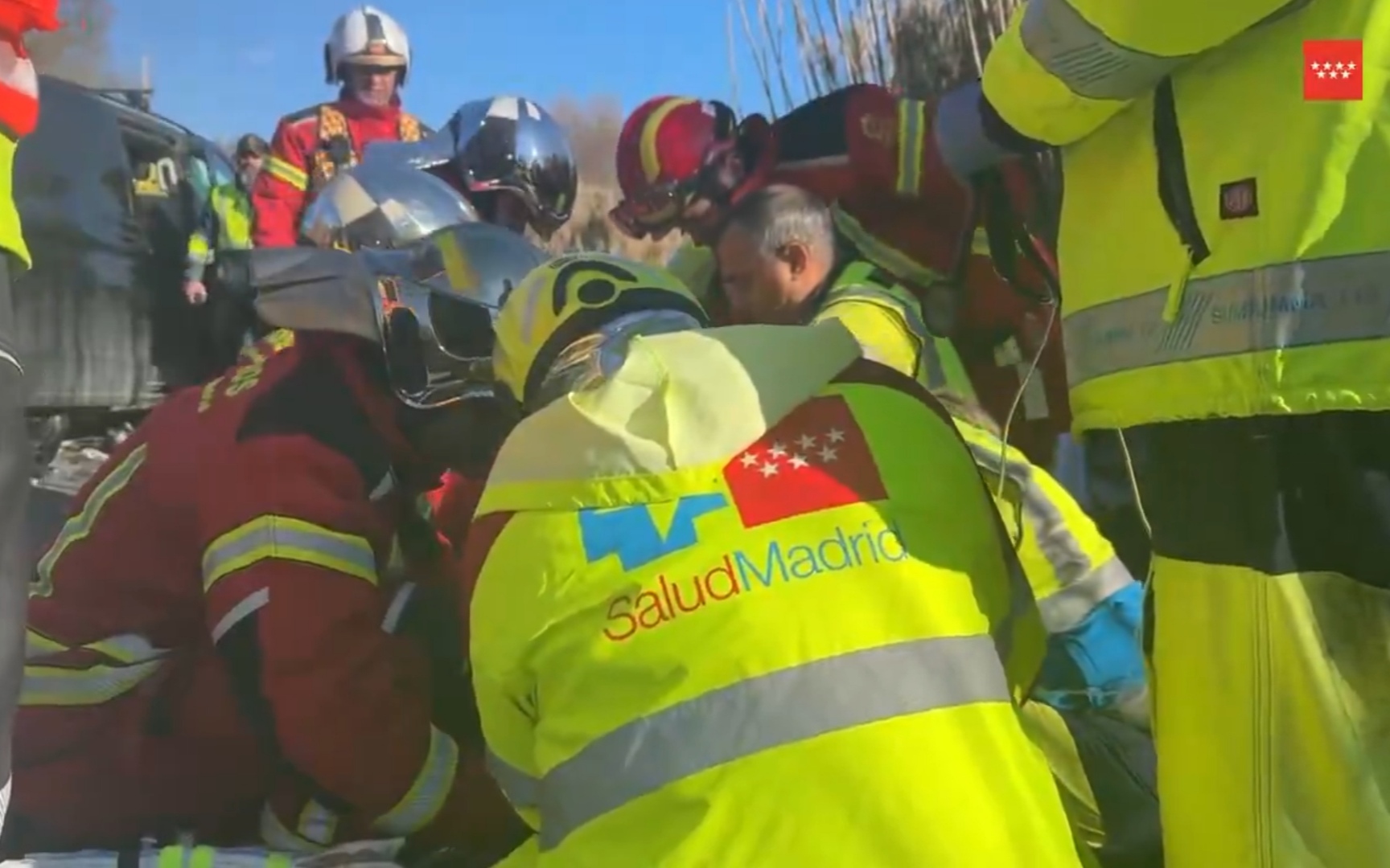 Seis heridos tras una colisión frontal entre un turismo y una furgoneta en Ambite