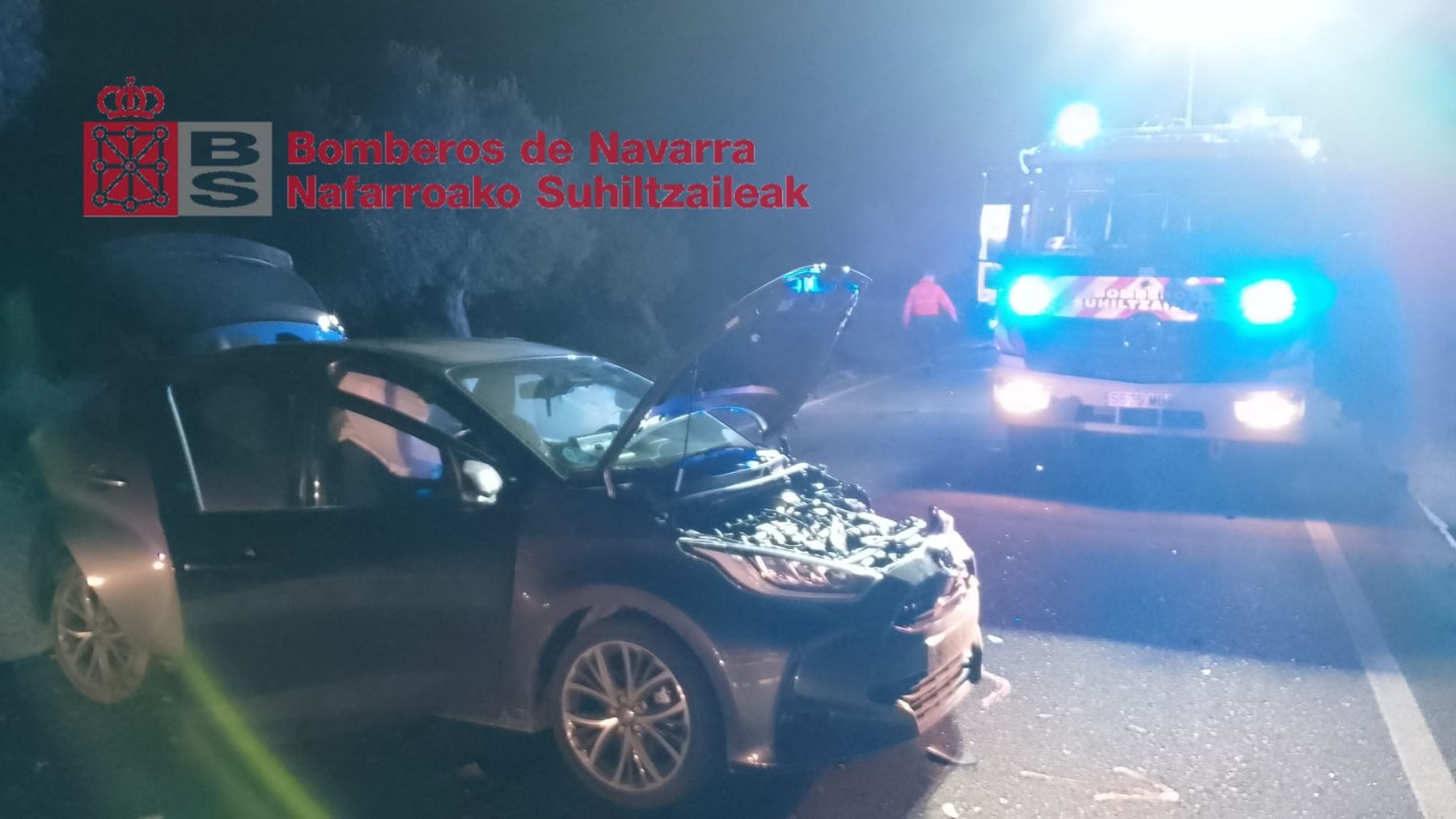 Cinco heridos en un grave accidente múltiple en un pueblo de Navarra: movilizados bomberos