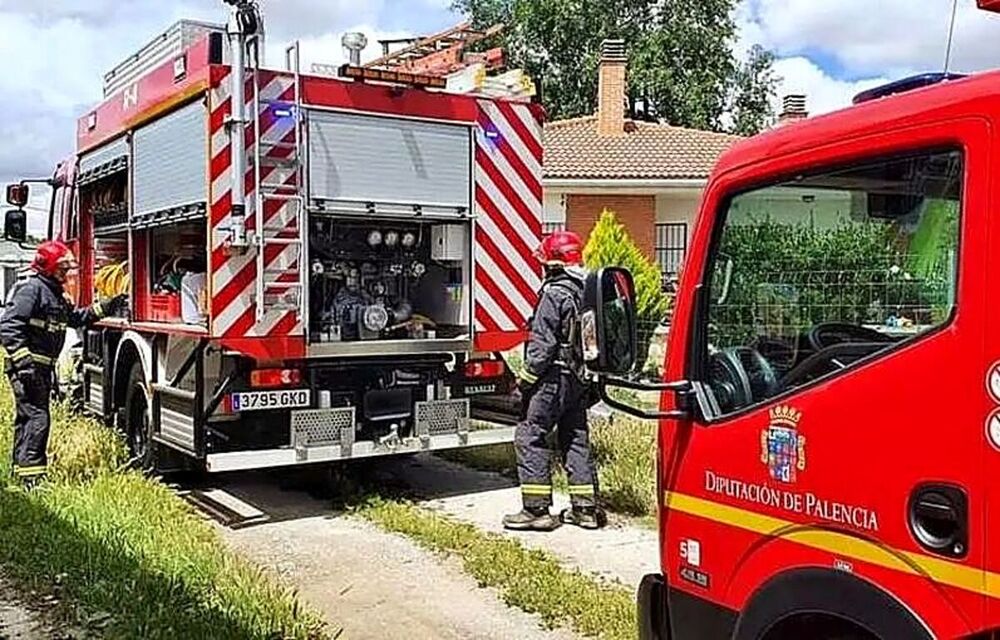 Cuatro heridos, entre ellos dos menores, tras volcar una furgo