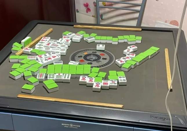 Descubierto salón de juego ilegal en Santa Coloma de Gramenet: organizador enfrenta duras consecuencias legales