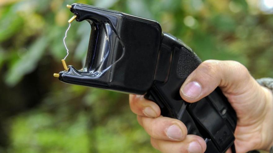 Agrede al camarero de un salón de juegos en Beasain con un anillo-navaja para robarle