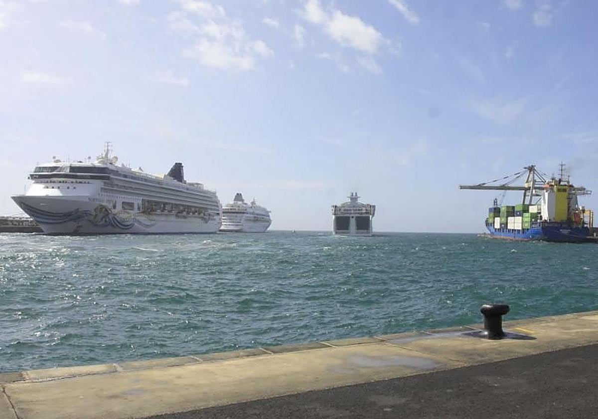 Detenido en Lanzarote un hombre con casi una tonelada de hachís destinada a Gran Canaria