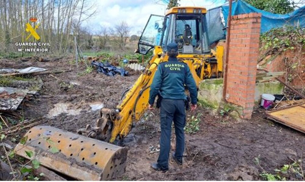 Detenido por robar una retroexcavadora y material de obra