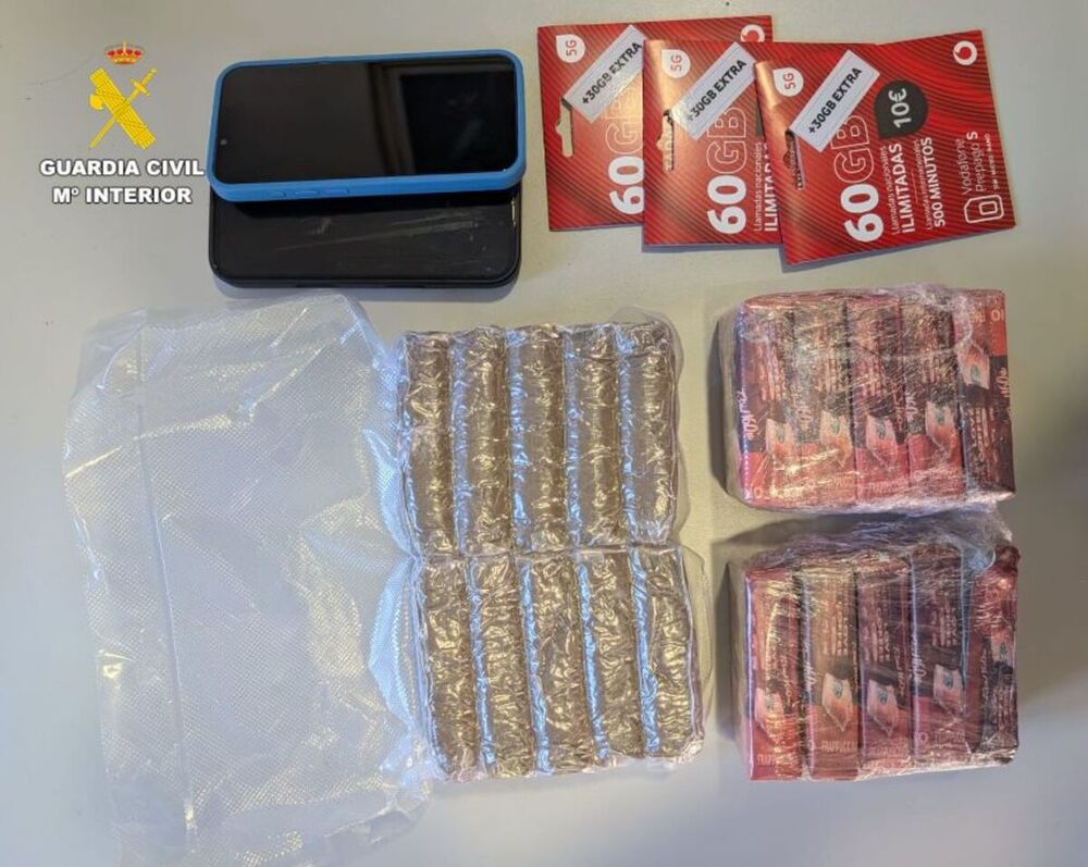 Detenido por transportar en su vehículo dos kilos de hachís