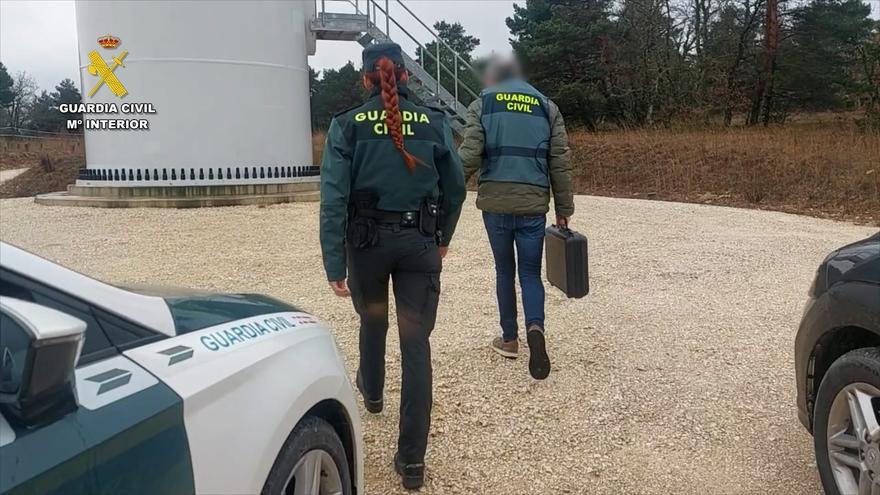 Detienen a los amigos del joven electrocutado tras ser encerrado en un aerogenerador en Burgos