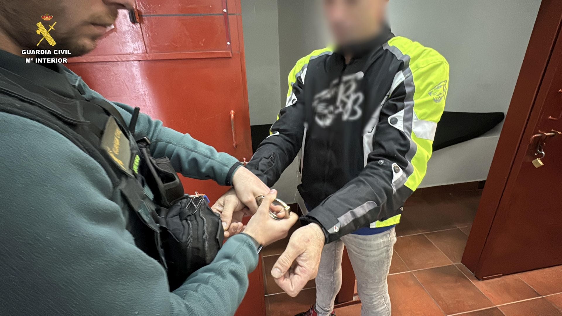 Detenido en Fuenmayor un hombre con dos órdenes de búsqueda