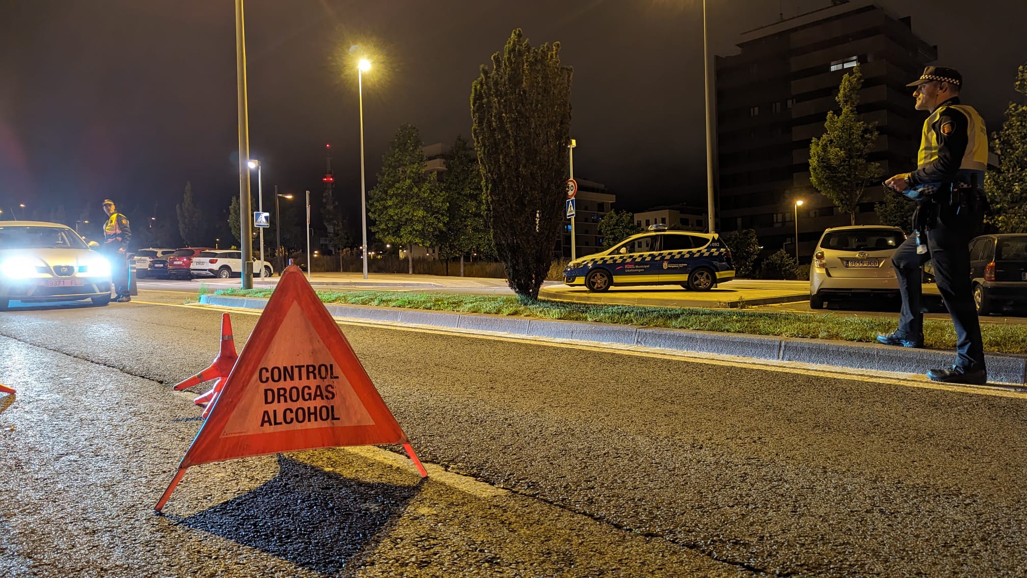 Un control nocturno en Navarra detecta un movimiento extraño en un coche: el desenlace acaba mal para sus ocupantes