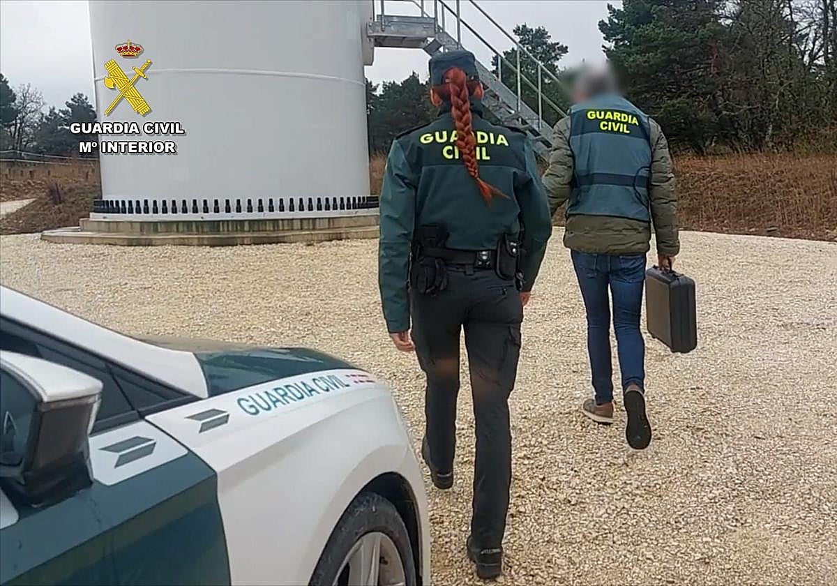 Dos jóvenes detenidos por la muerte de un tercero en un molino eólico en Burgos