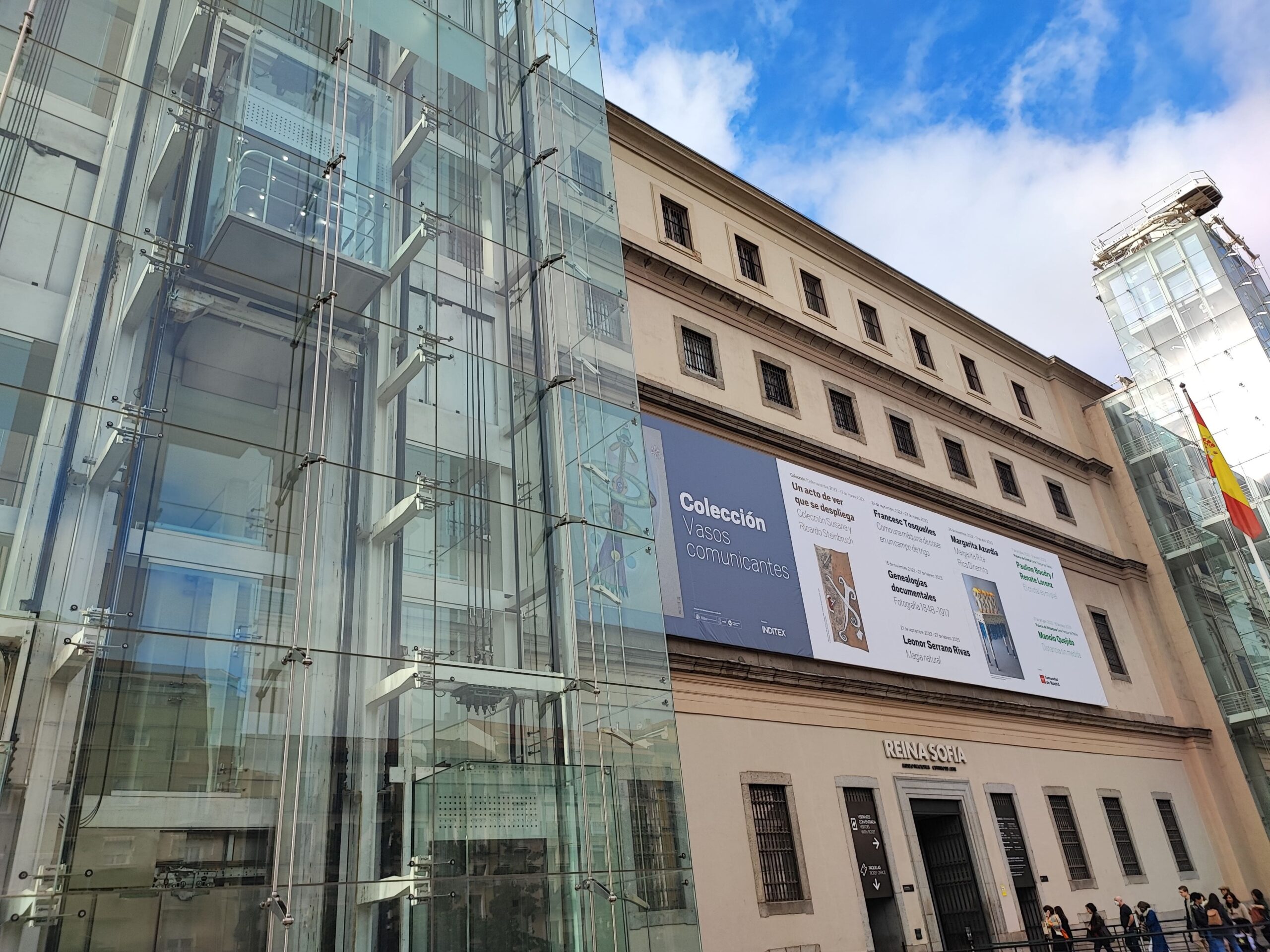 El Museo Reina Sofía investiga incidente con visitantes que portaban banderas de Israel