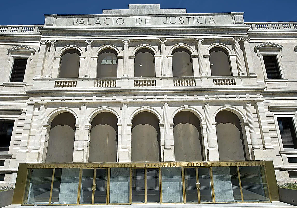 El TSJ condena a 11 meses de prisión a hombre por intentar estafar 50.000 euros en joyería de la Plaza Mayor
