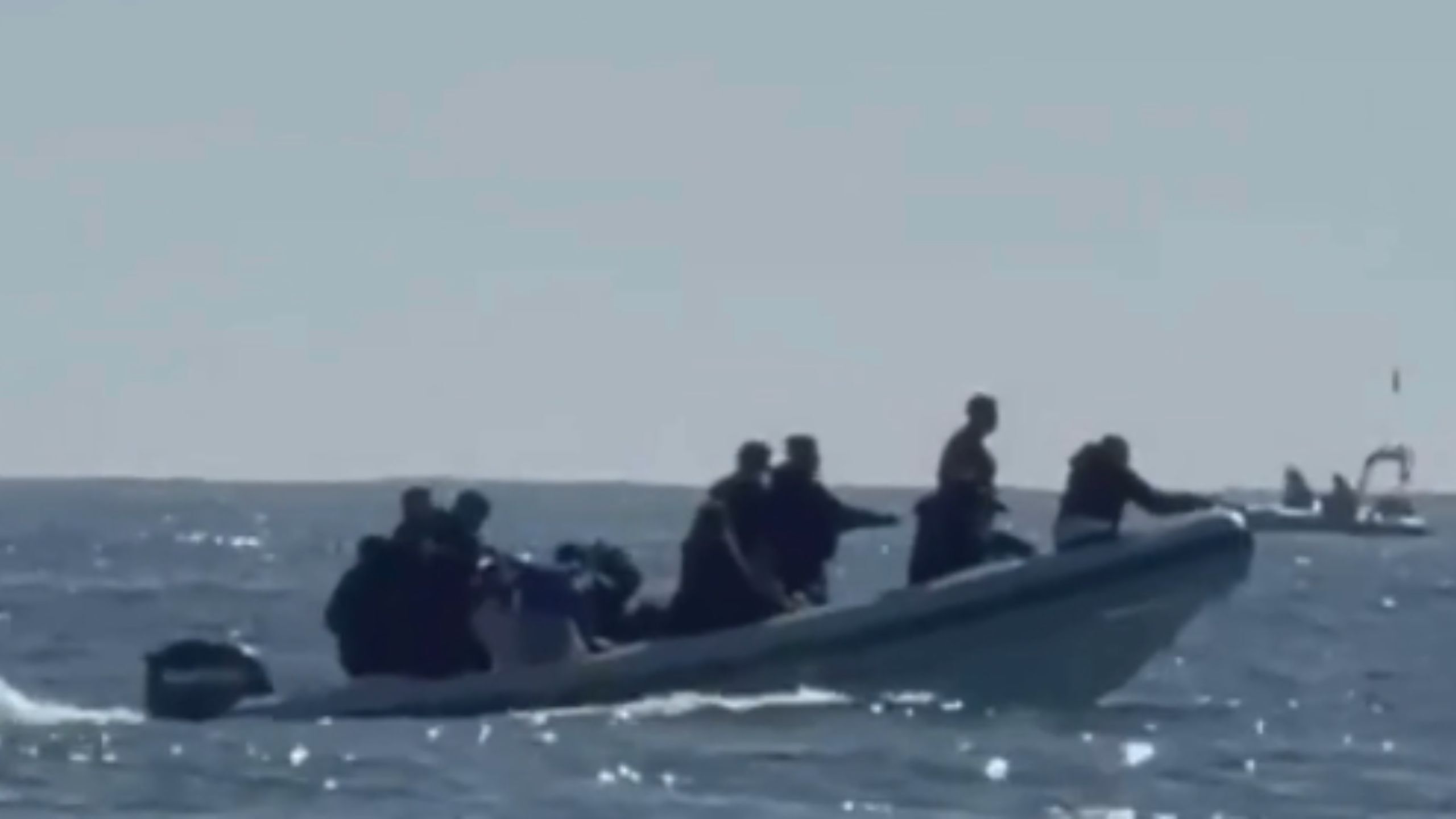 Llegan tres pateras con al menos 40 inmigrantes a la costa de la Región de Murcia