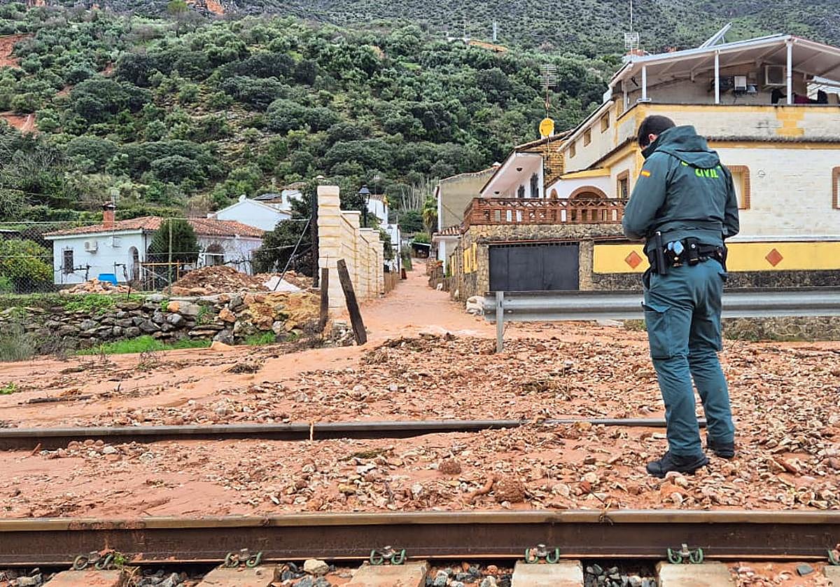 Desalojan a 200 vecinos de Benaoján ante el riesgo de desbordamiento de la presa de Montejaque