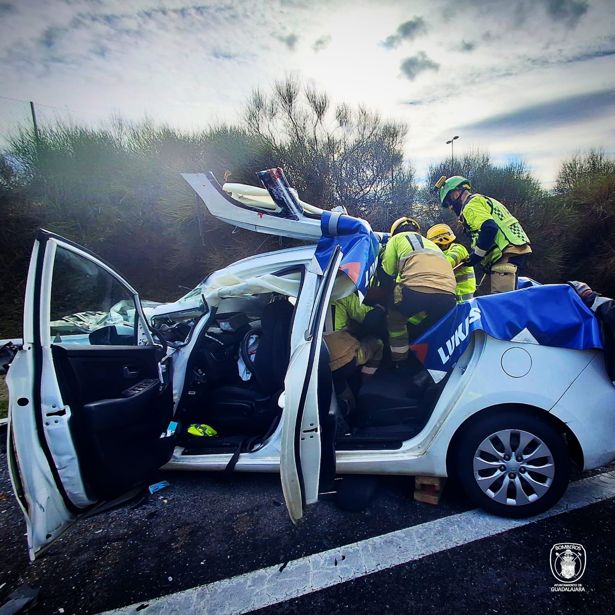 Accidente en la A-2: Rescate de heridos