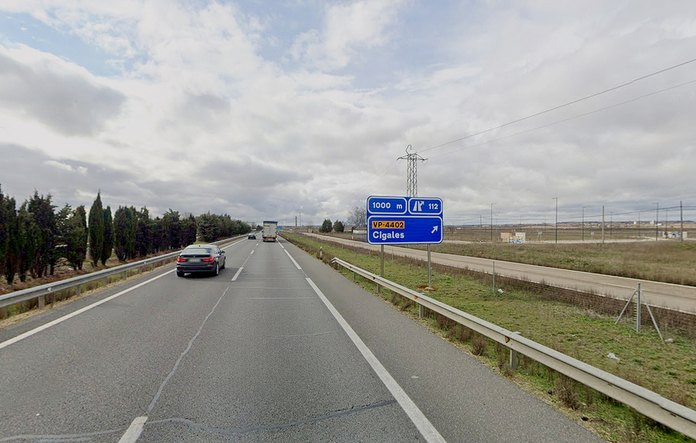 Herida una mujer tras un accidente en la A-62, en Cabezón