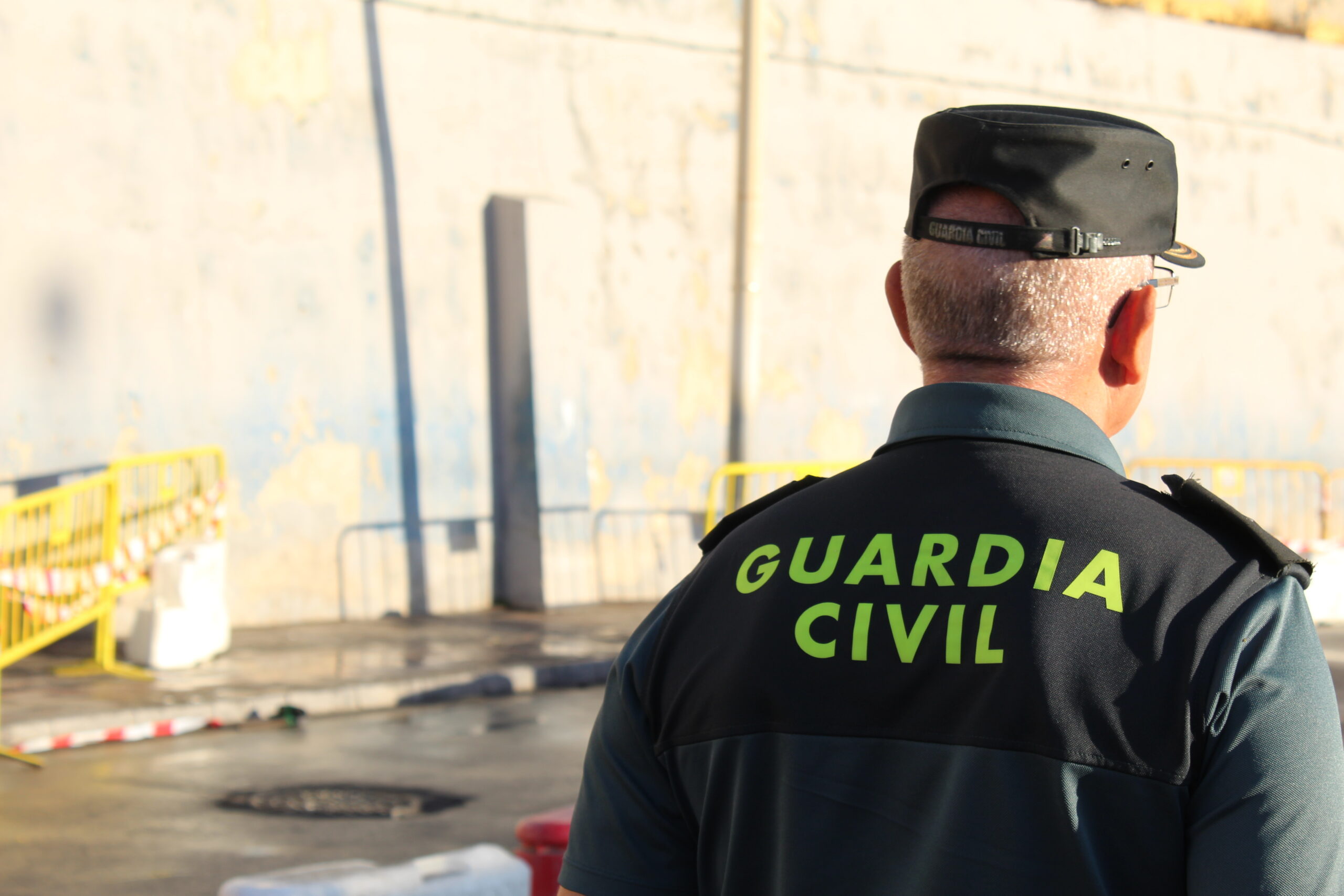 La Guardia Civil auxilia a una mujer de 70 años que deambulaba desorientada por plaza Nicaragua