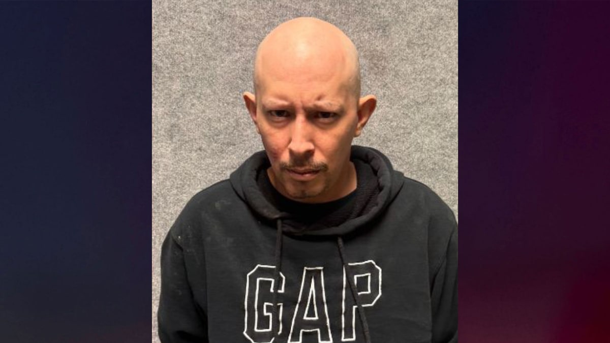 Hombre Arrestado tras Disparar en un Incidente de Ira Vial que Dejó a una Niña de 10 Años en Estado Crítico en San Antonio