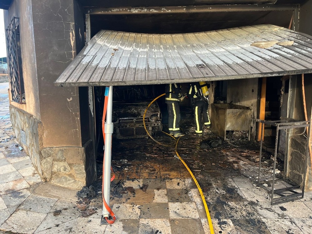 Susto en Villalpardo por el incendio de vehículo en un garaje