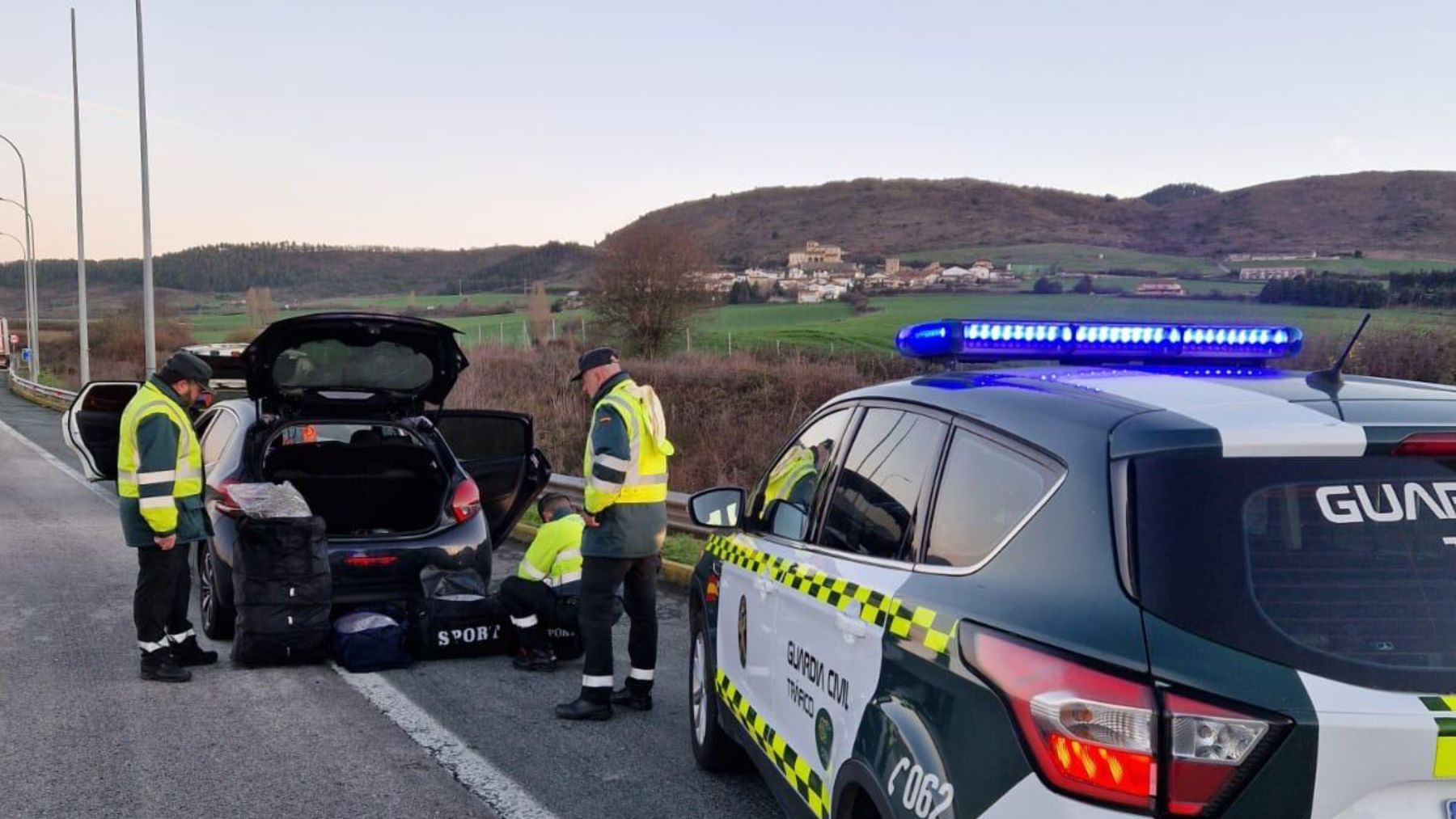Interceptan vehículo en la AP-15 con más de 46 kilos de droga tras control de velocidad