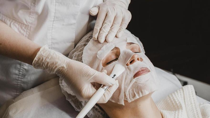 Intervienen en una clínica estética una falsa máquina de rejuvenecimiento facial que podía causar quemaduras