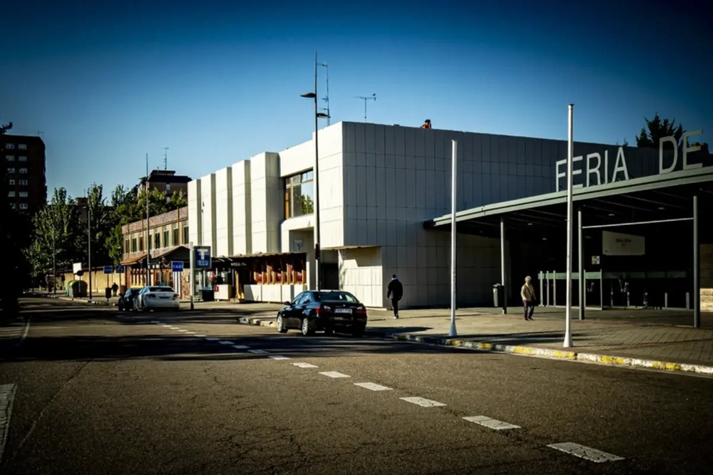 Apagón en el entorno de la Feria por problemas en unas obras