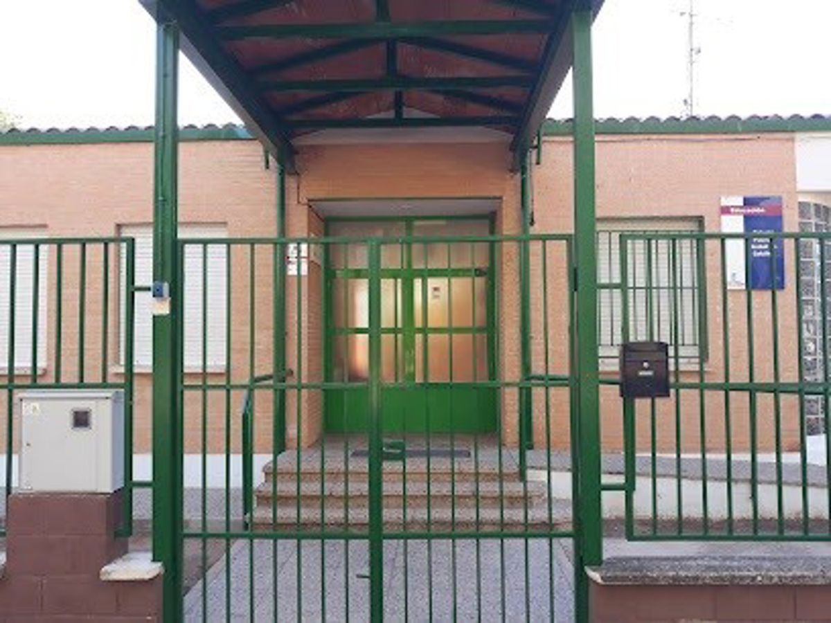 Cierra el colegio ‘Isabel la Católica’ de Luciana a causa de las inundaciones