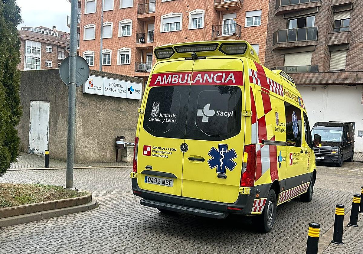 Un ciclista de 17 años herido al chocar con un coche en Aranda