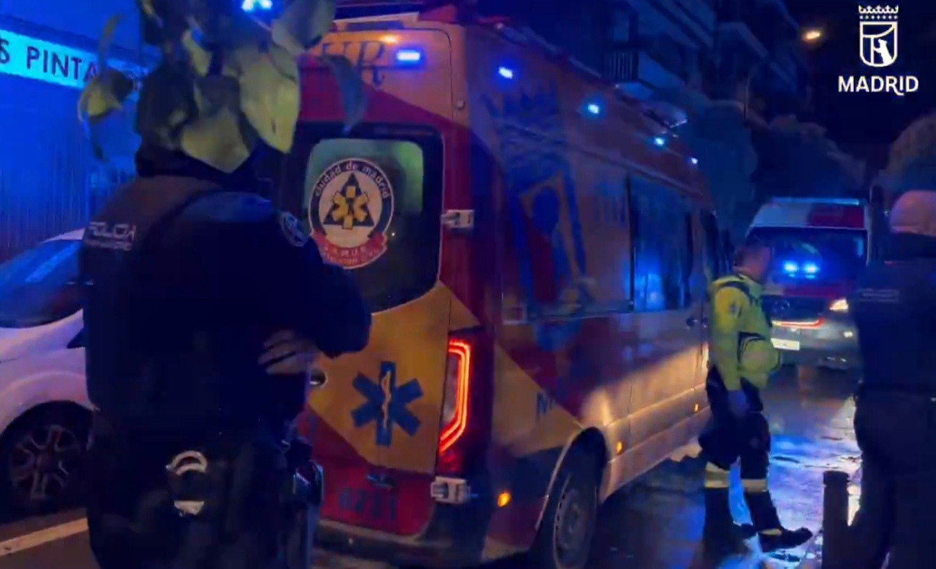 Joven de 18 años herido de gravedad en agresión con arma blanca en Puente de Vallecas: preocupación por aumento de casos en Madrid.