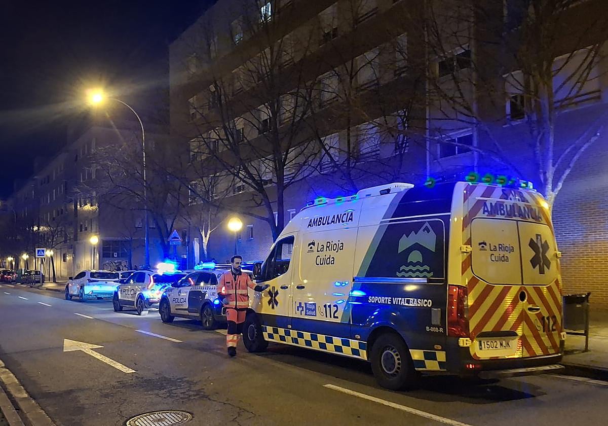 Trasladada una joven de 21 años al Hospital San Pedro tras un atropello en Logroño