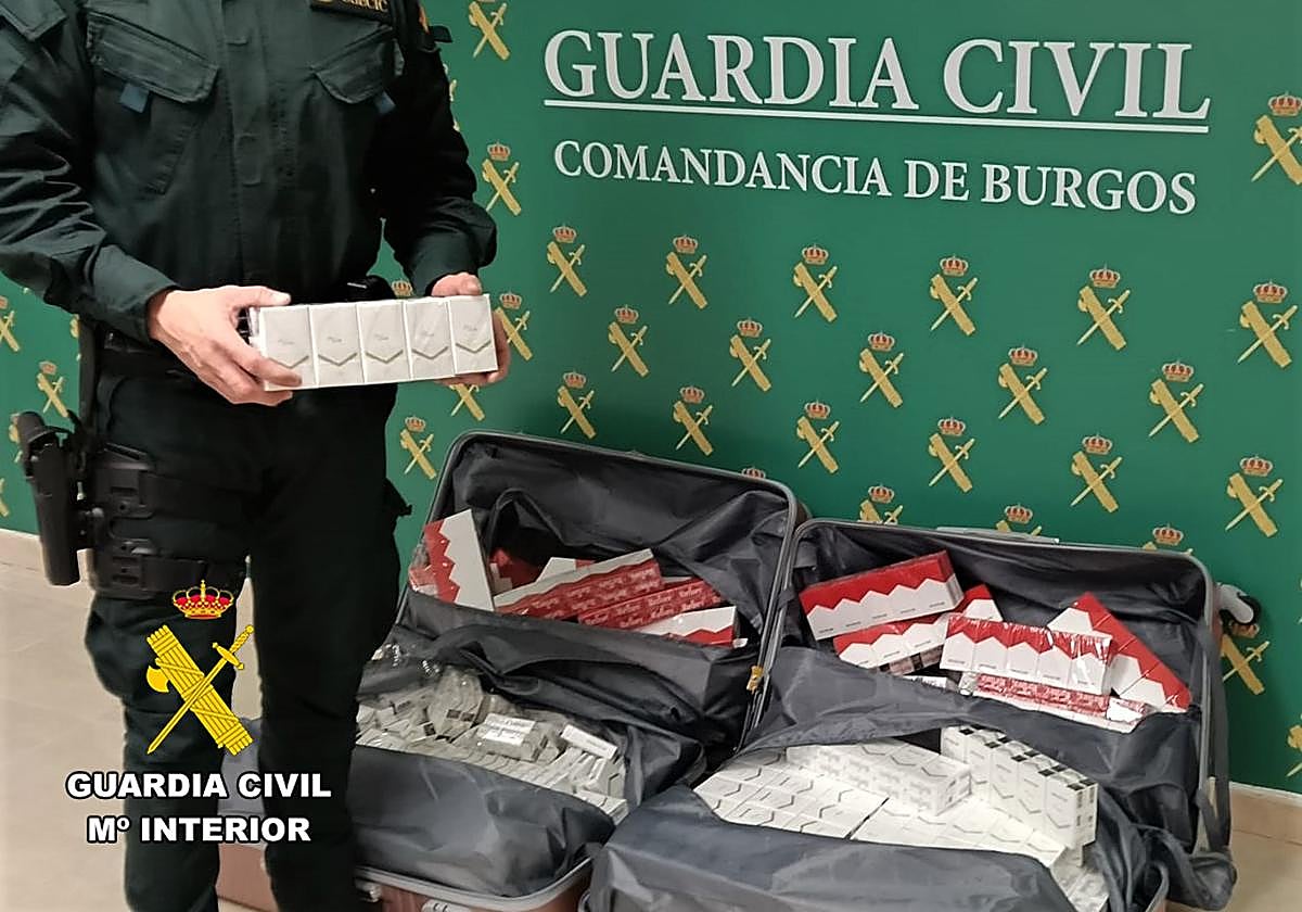 Incautan 1.520 cajetillas de tabaco de contrabando en un control de carretera en Burgos