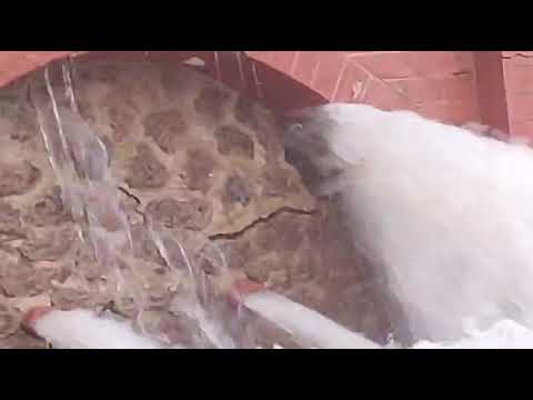 Vídeo impactante: la fuente de Arias Montano en Alájar, a punto de romperse