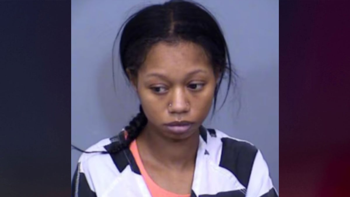 Mujer Arrestada tras Violenta Agresión a Amiga de su Exnovio en Pista de Patinaje en Glendale, Arizona