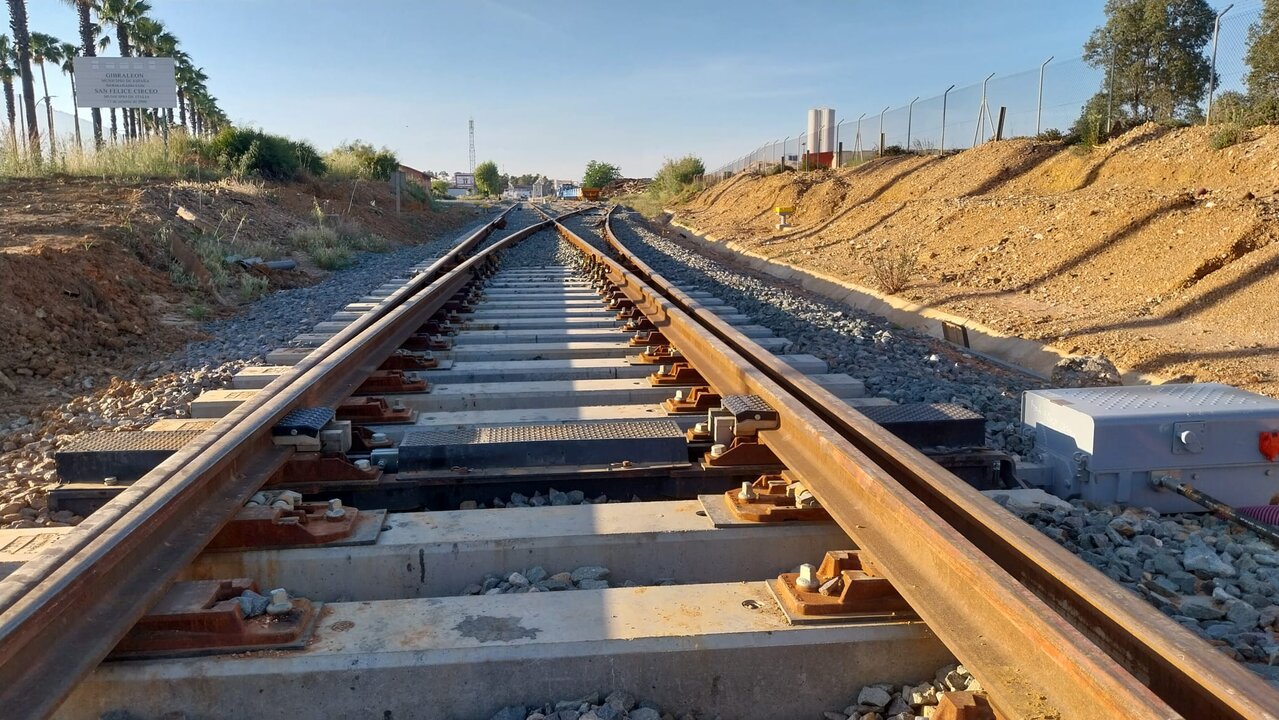 La circulación del tren Huelva-Zafra se interrumpe de nuevo por un desprendimiento