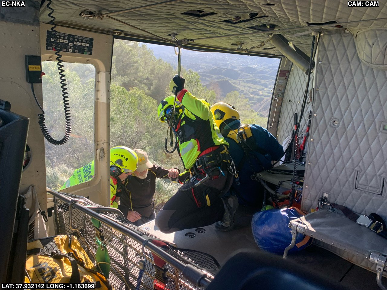 Rescatan a excursionista en Cañadas de San Pedro tras sufrir mareo durante ruta en Los Mamellones.
