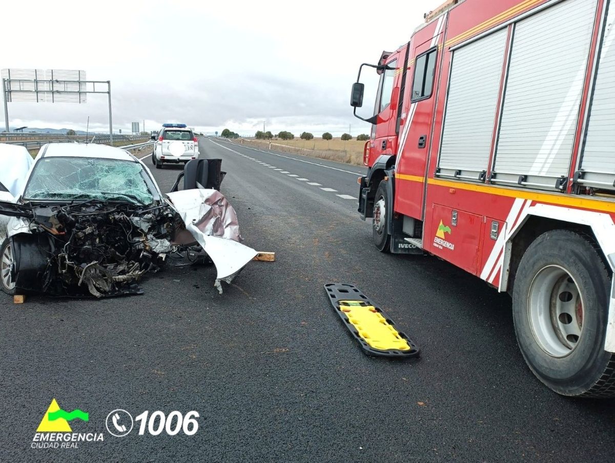Continúan hospitalizados los heridos del accidente provocado por un turismo en sentido contrario en Herencia