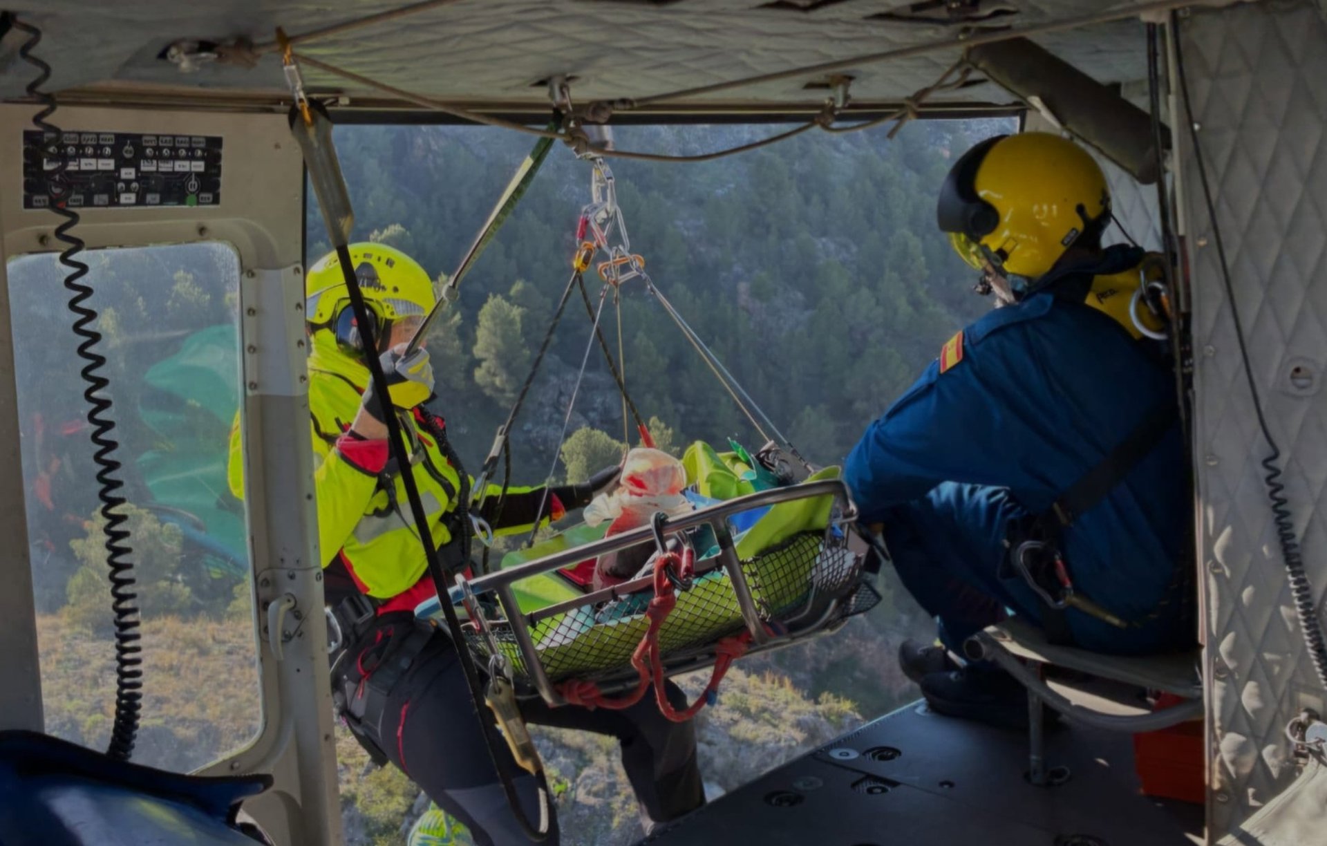 Senderista rescatado en helicóptero tras caer en la Sierra de Carrascoy-El Valle