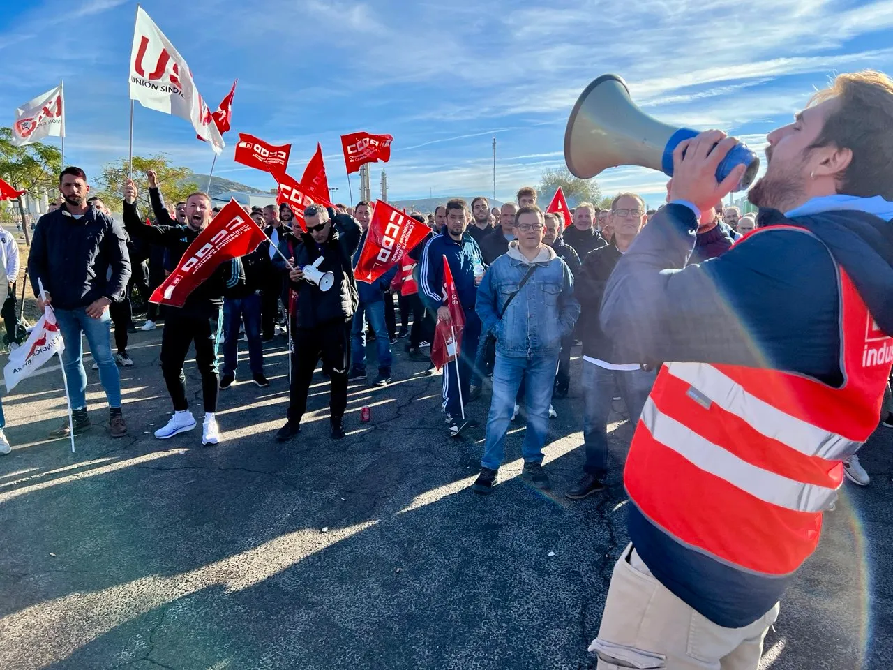 Ninguno de los 16 trabajadores detenidos en Puertollano por la huelga del metal consta como investigado, aunque prosiguen las diligencias