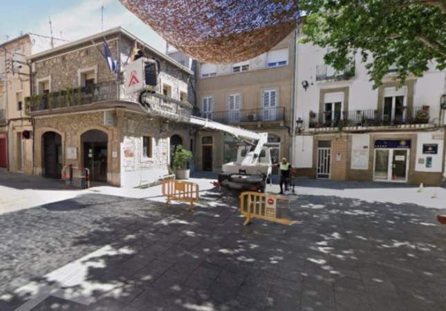 Tres ladrones intentan robar bolso a mujer en Sant Vicenç de Castellet: uno detenido