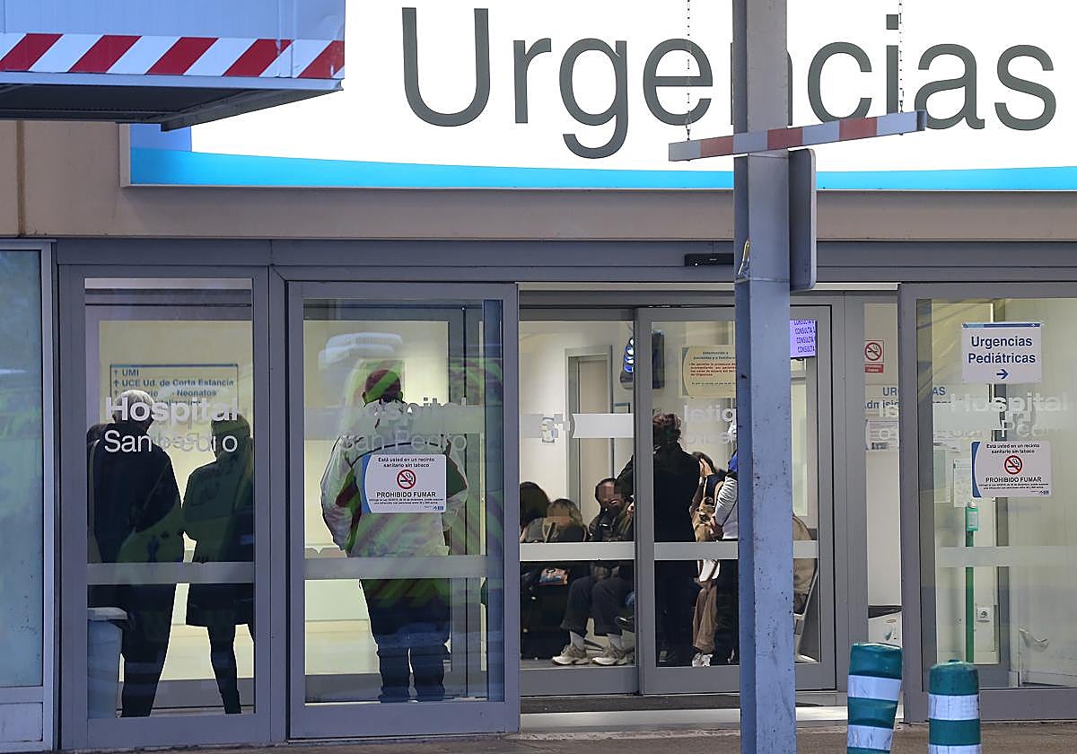 Herido un hombre de 50 años tras la colisión entre un turismo y una moto en avenida de Madrid