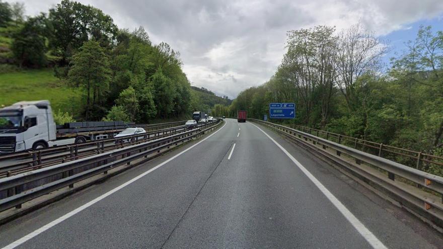 Un accidente genera retenciones en la N-I en Ikaztegieta