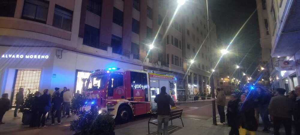Los Bomberos sofocan un conato de incendio en el bar Suizo