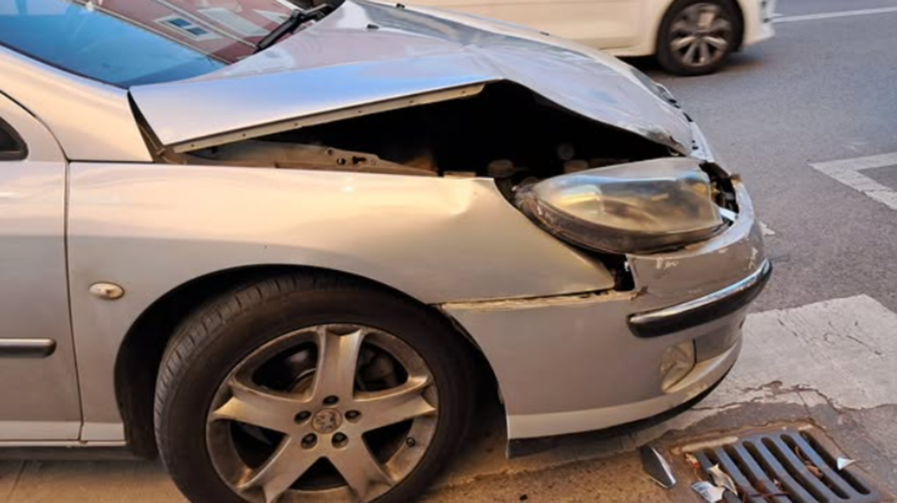 Accidente de dos coches sin heridos en República Argentina