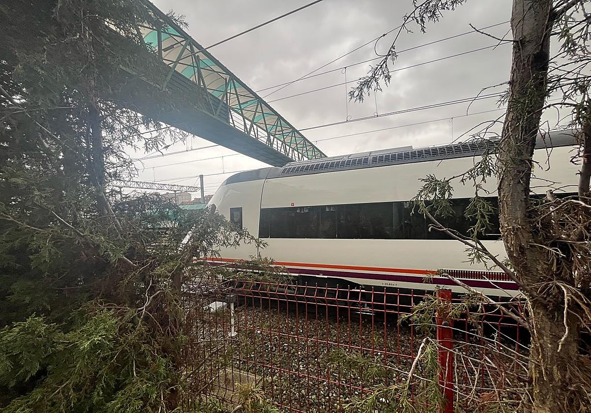 Cinco heridos tras el choque de dos máquinas de mantenimiento de Renfe en Salamanca