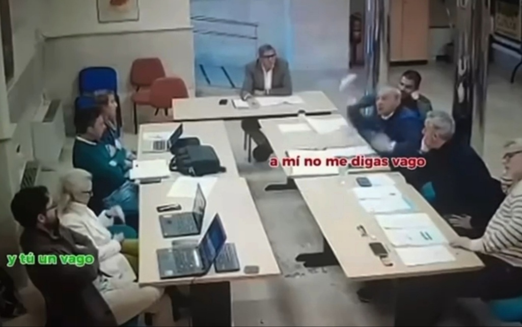 Un edil del PSOE deja su acta tras lanzar una taza al portavoz de Vox en Aranjuez